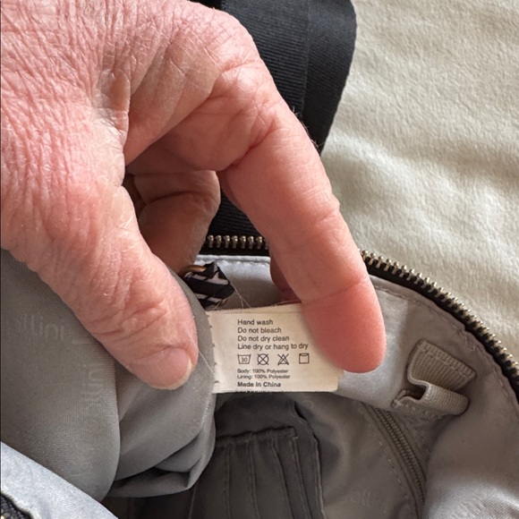 Baggallini crossbody bag - Picture 12 of 12